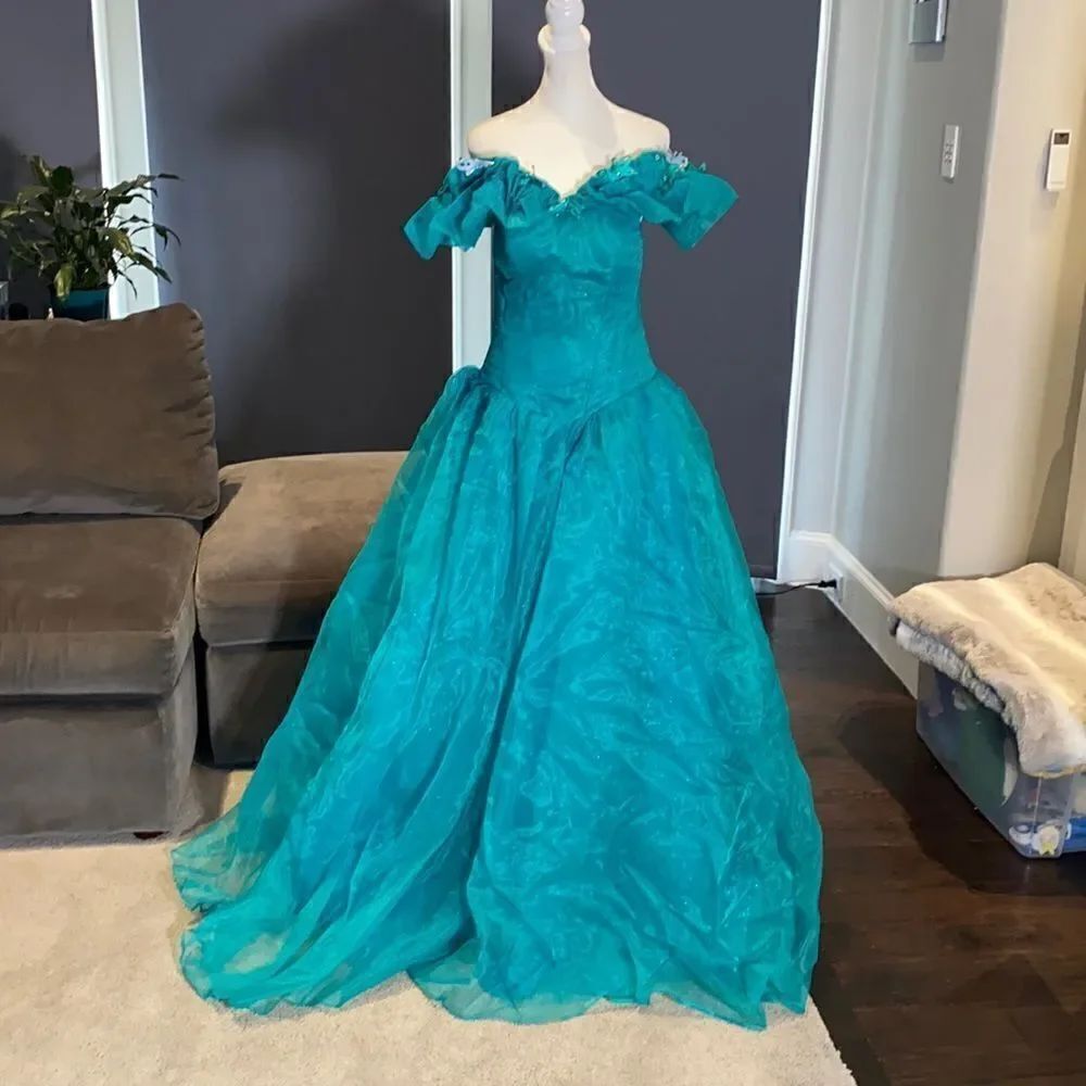 Women’s Fairy Tale Prom Party Dress with Corset Back Size 4 NWT